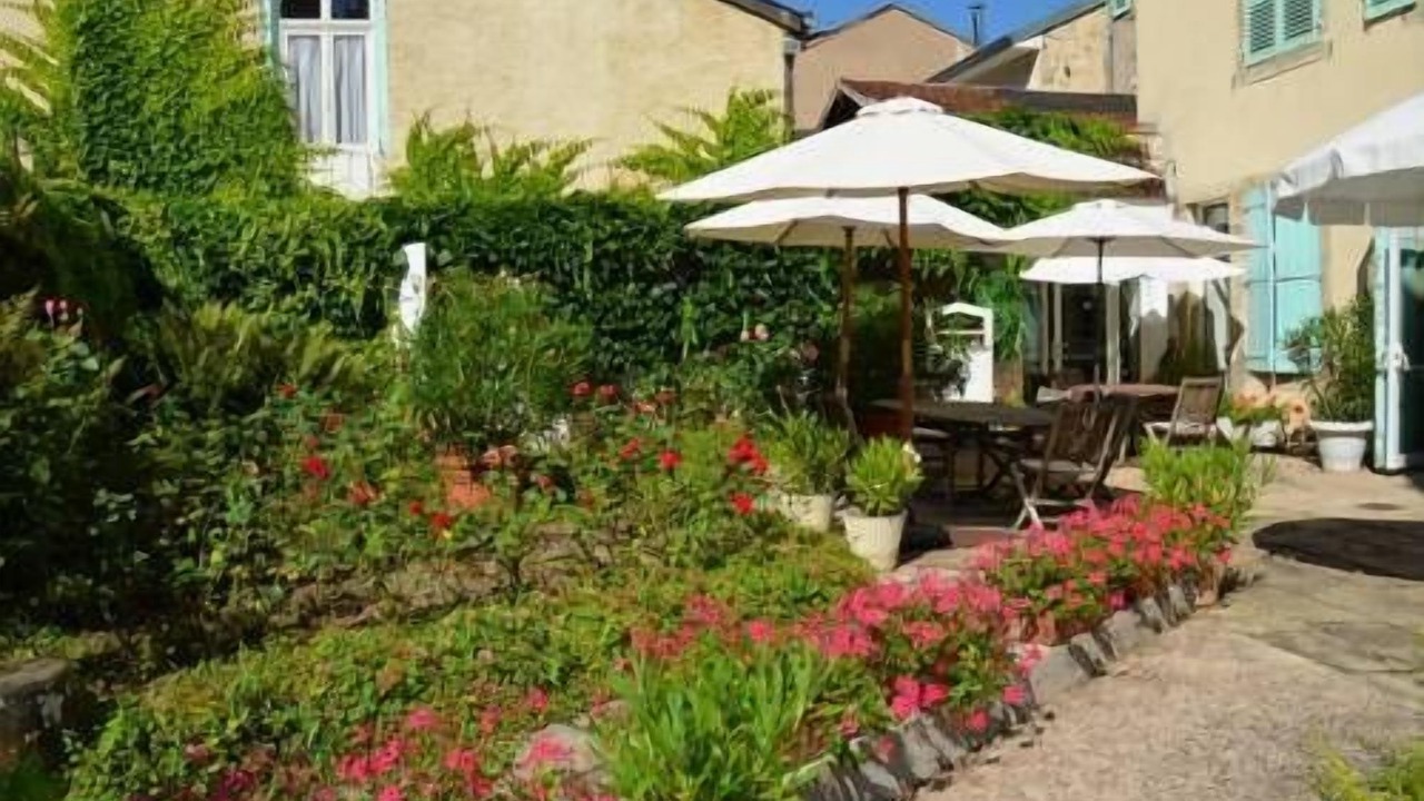 Photo of Patio Balcony in Bourbonne-les-Bains