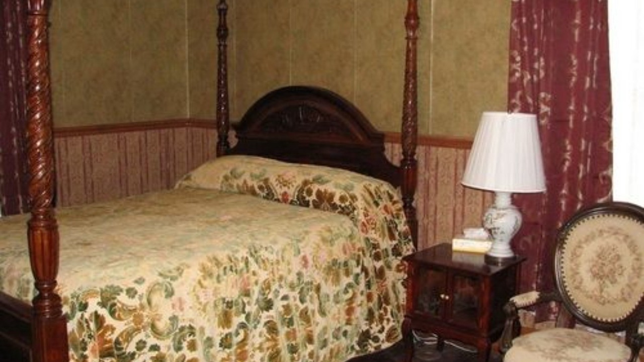 Photo of Bedroom in Rexford