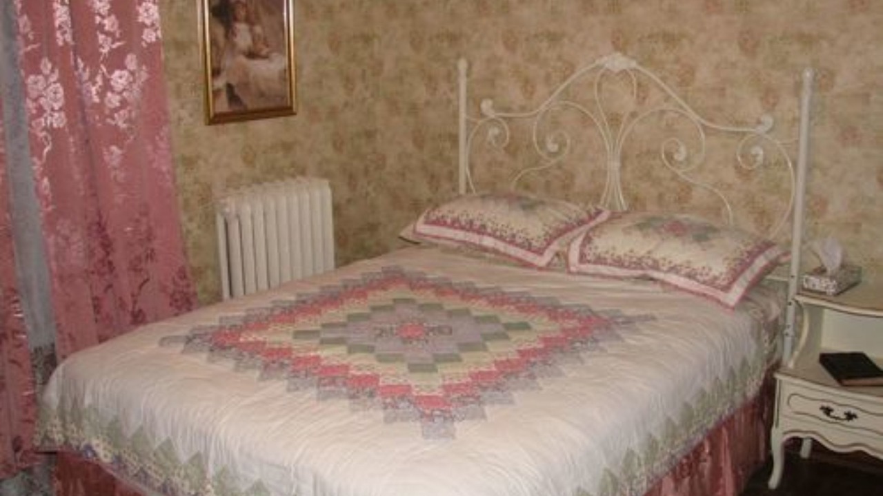 Photo of Bedroom in Rexford