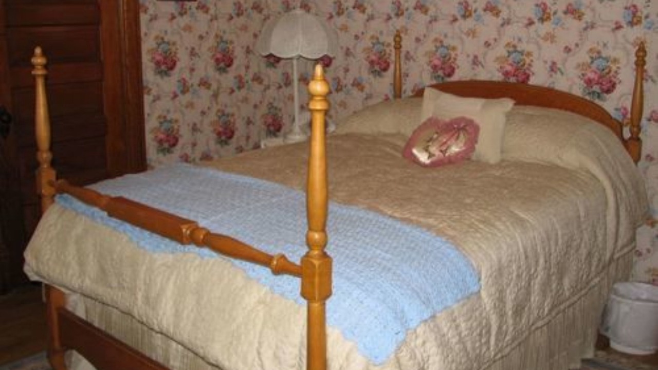 Photo of Bedroom in Rexford