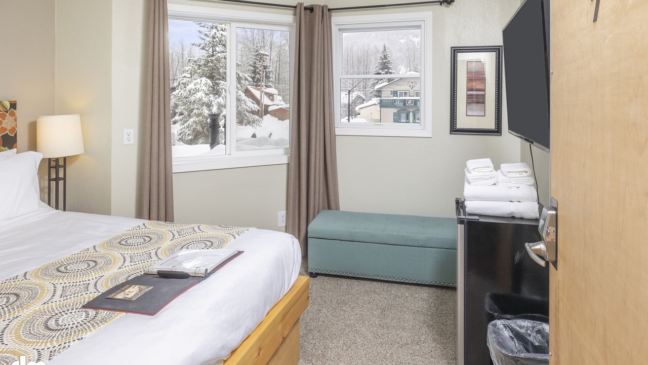Photo of Bedroom in Alyeska