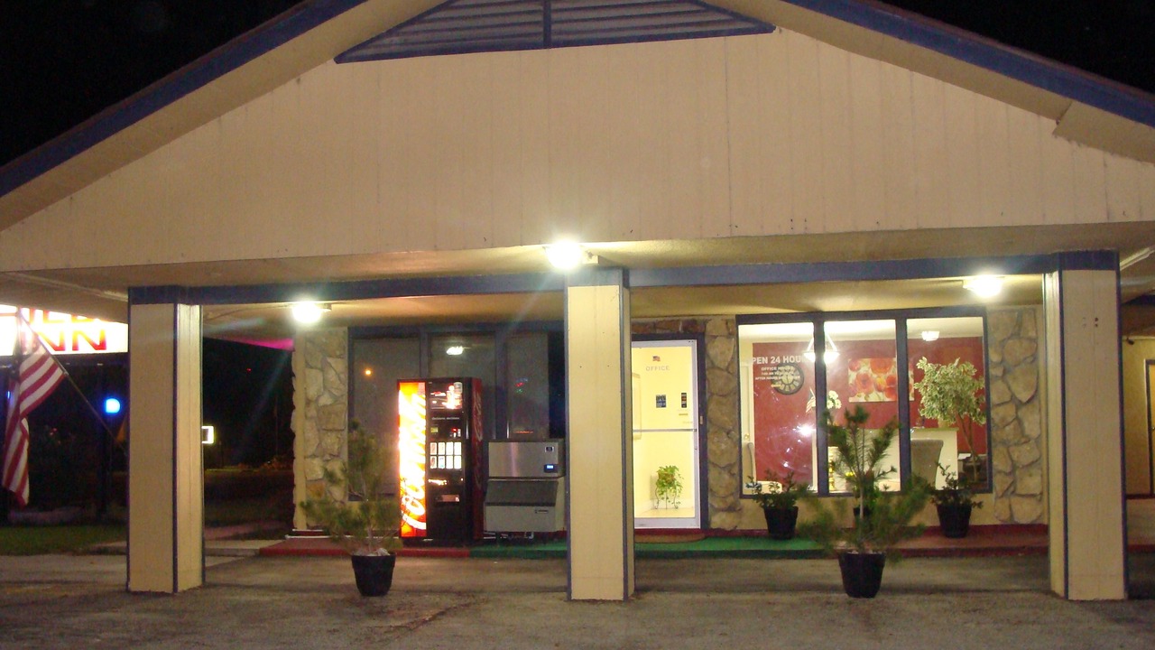 Photo of Buildings in Hico