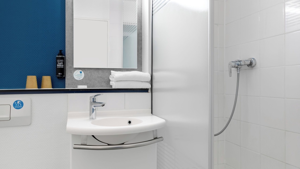 Photo of Bathroom in Mondeville