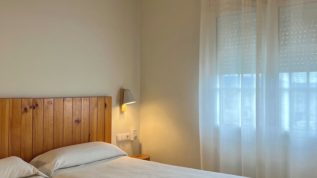Photo of Bedroom in Llers