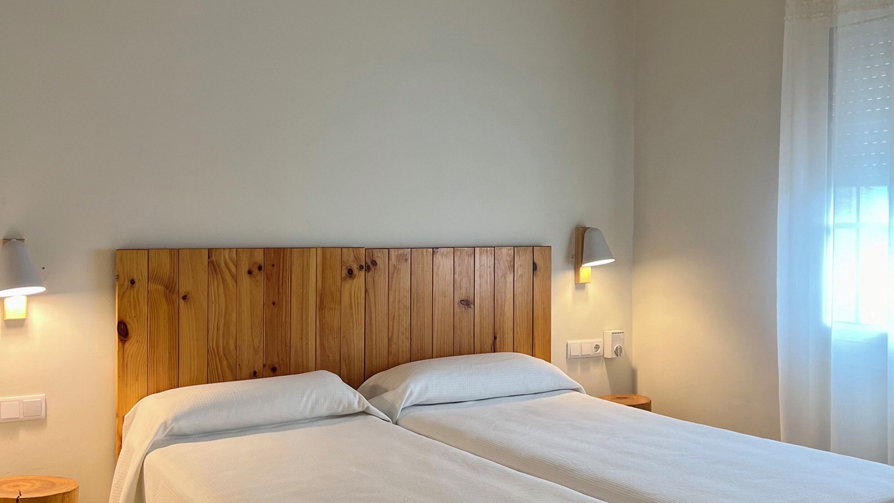 Photo of Bedroom in Llers