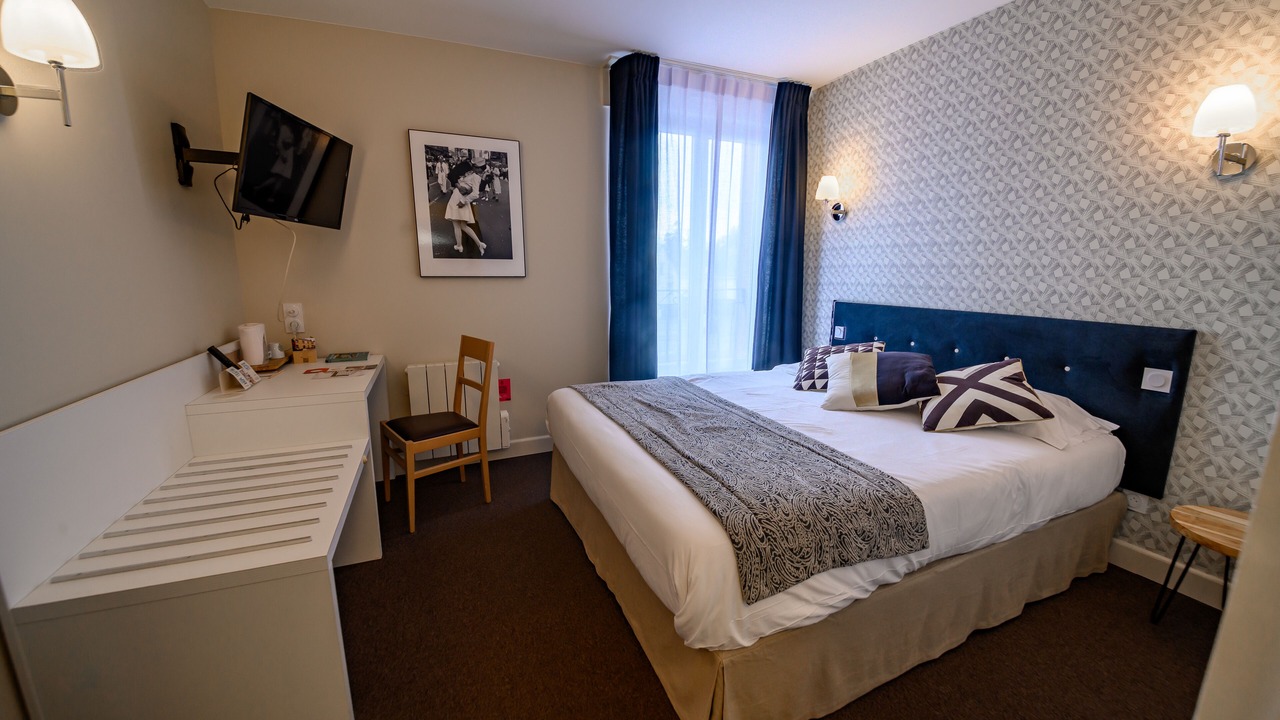 Photo of Bedroom in Ernee