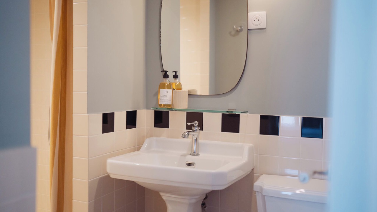 Photo of Bathroom in Batignolles