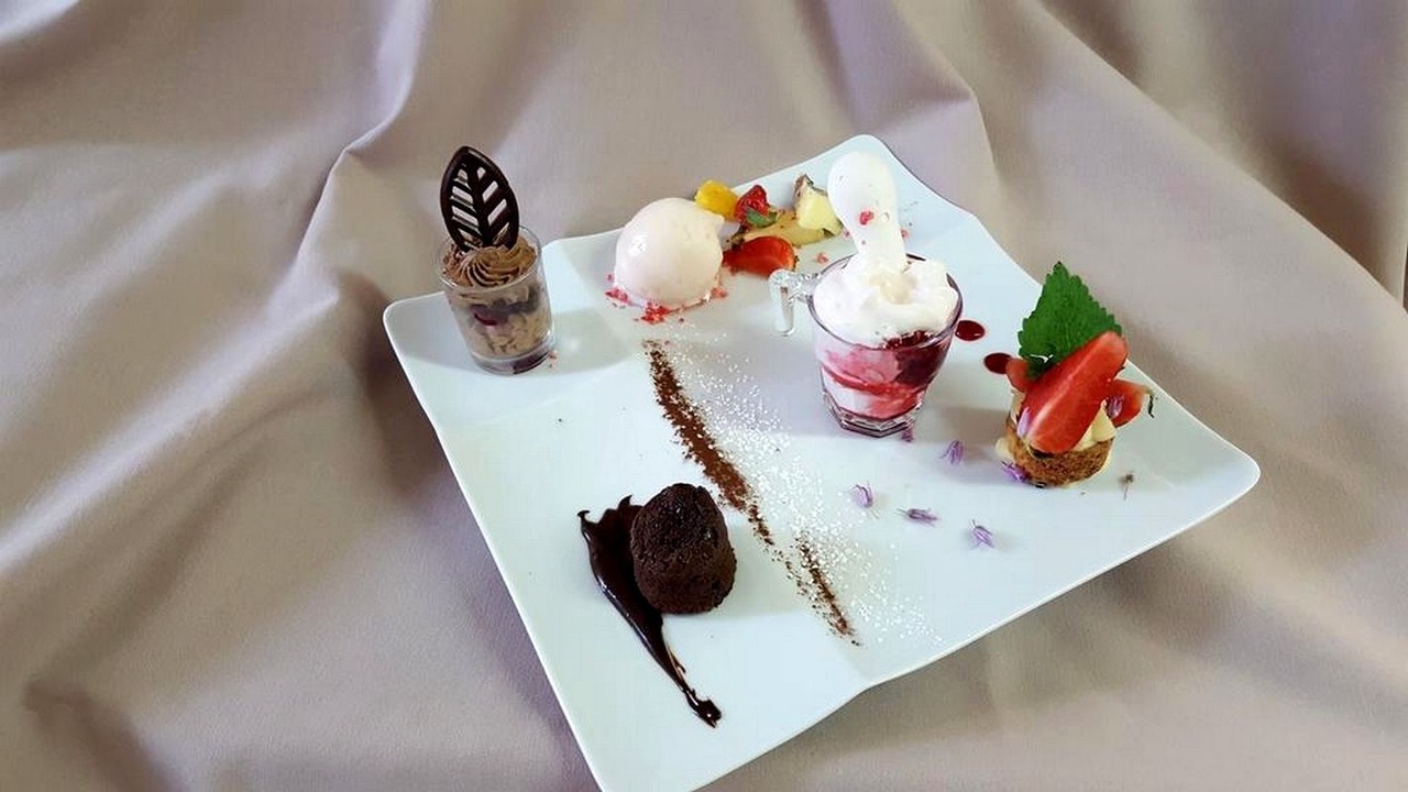 Photo of Others in Le Menil