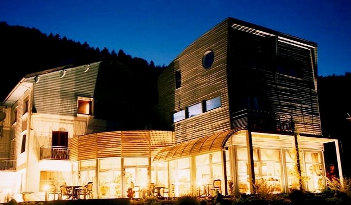 Photo of Buildings in Le Menil