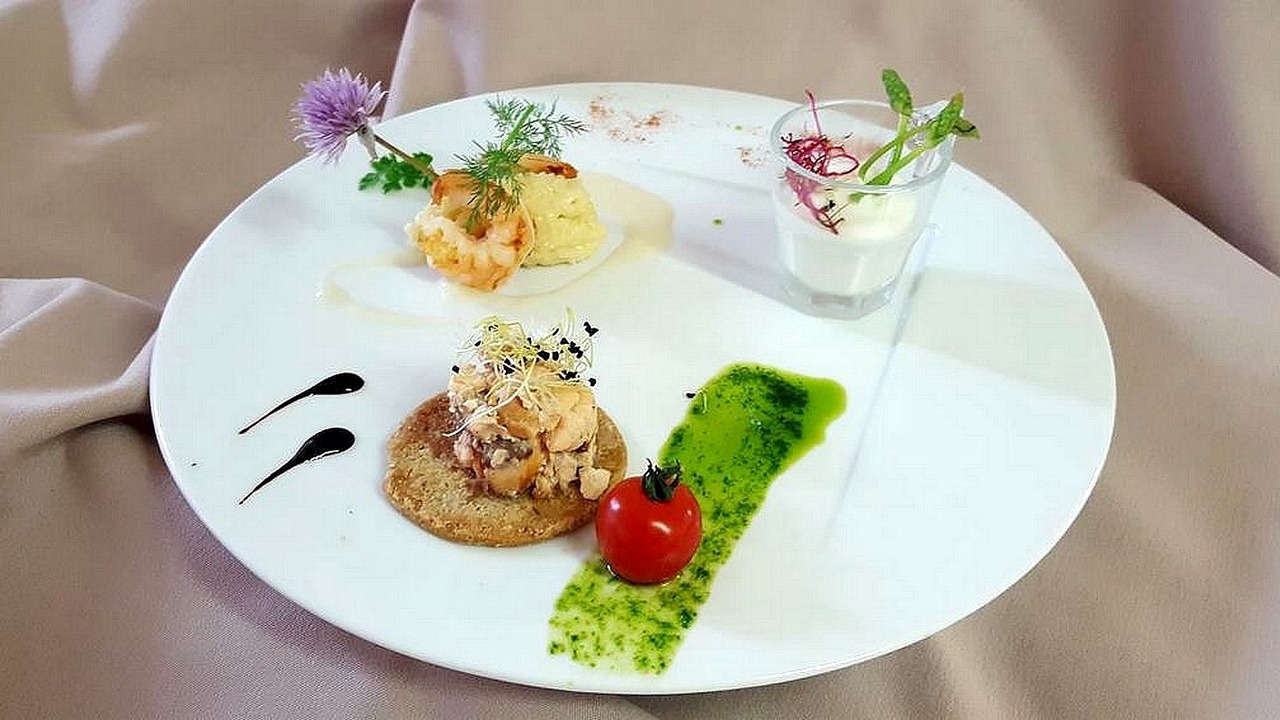 Photo of Others in Le Menil