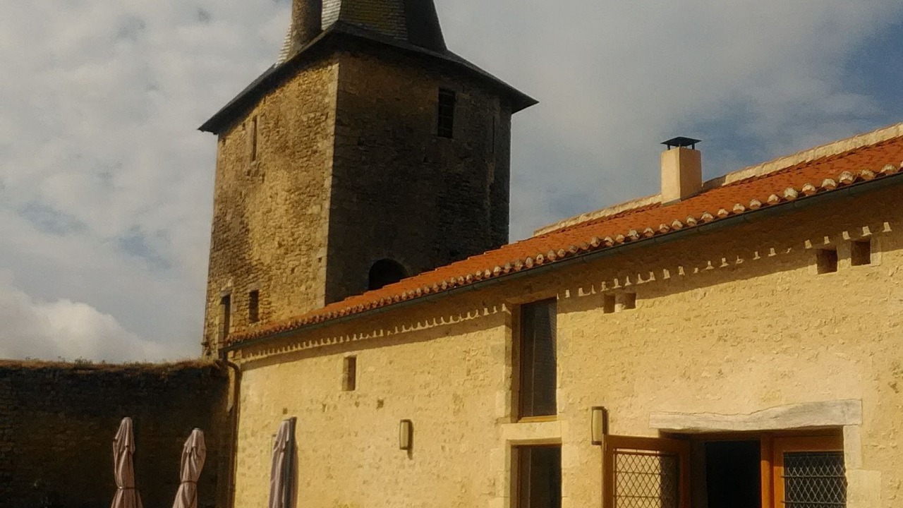 Photo of Buildings in Airvault