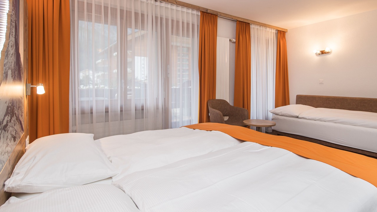 Photo of Bedroom in Taesch