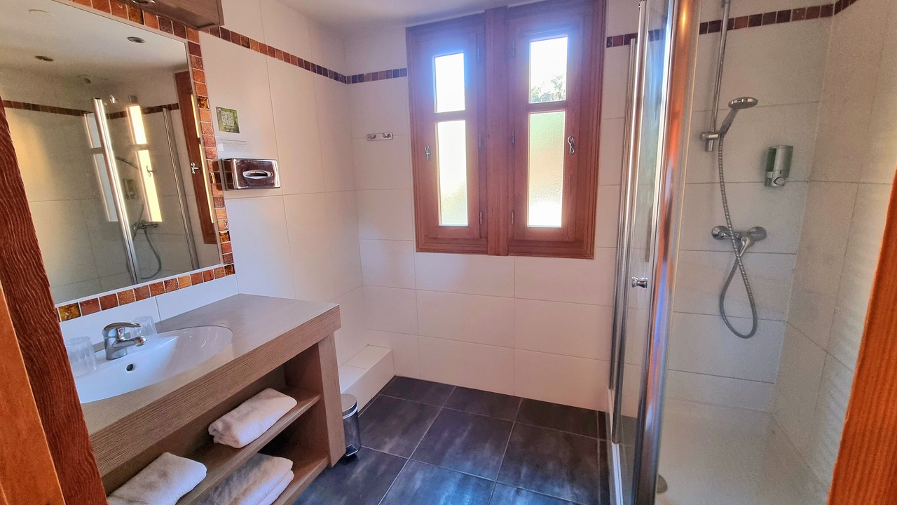Photo of Bathroom in Baratier