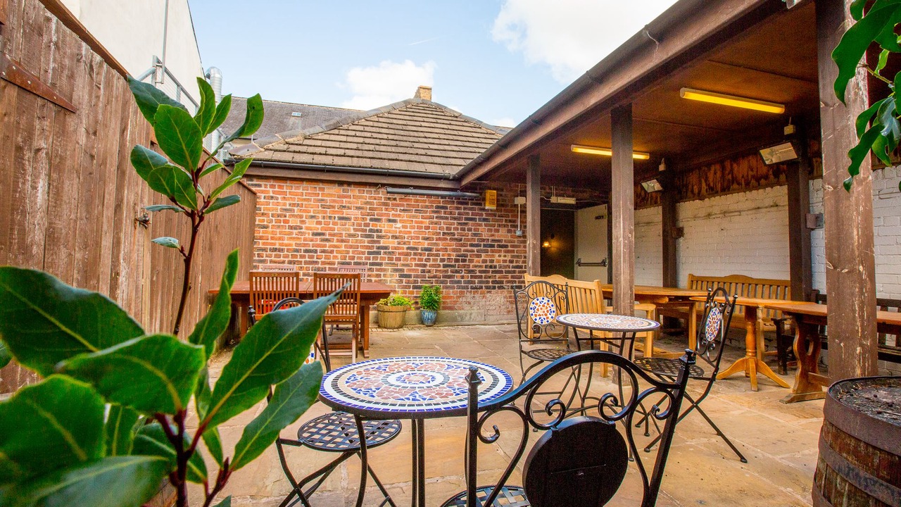 Photo of Outdoor in Wing