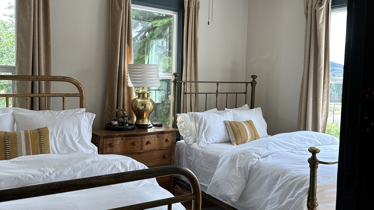 Photo of Others in Lyle