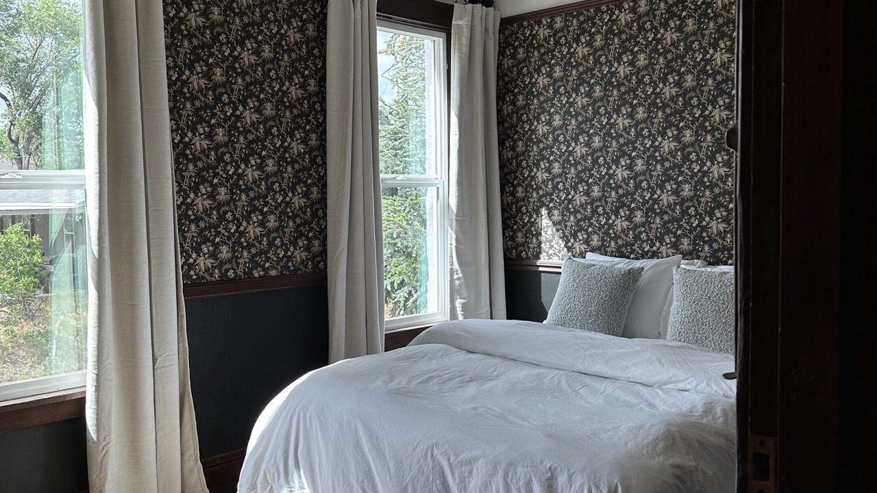 Photo of Others in Lyle