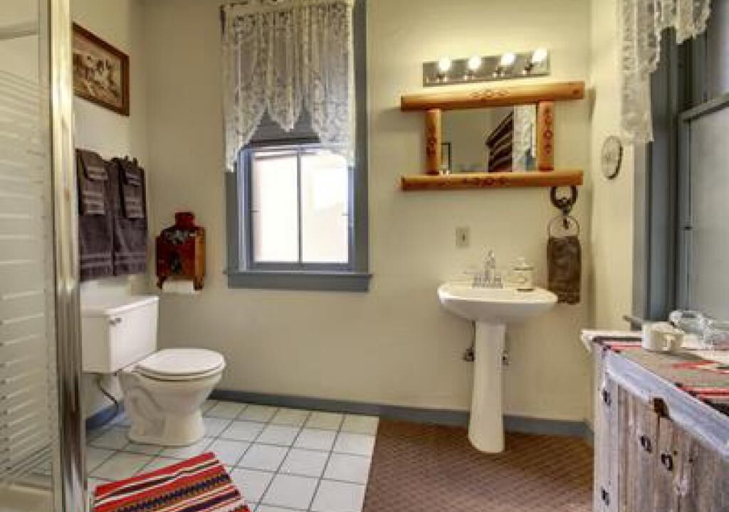 Photo of Bathroom in Jerome