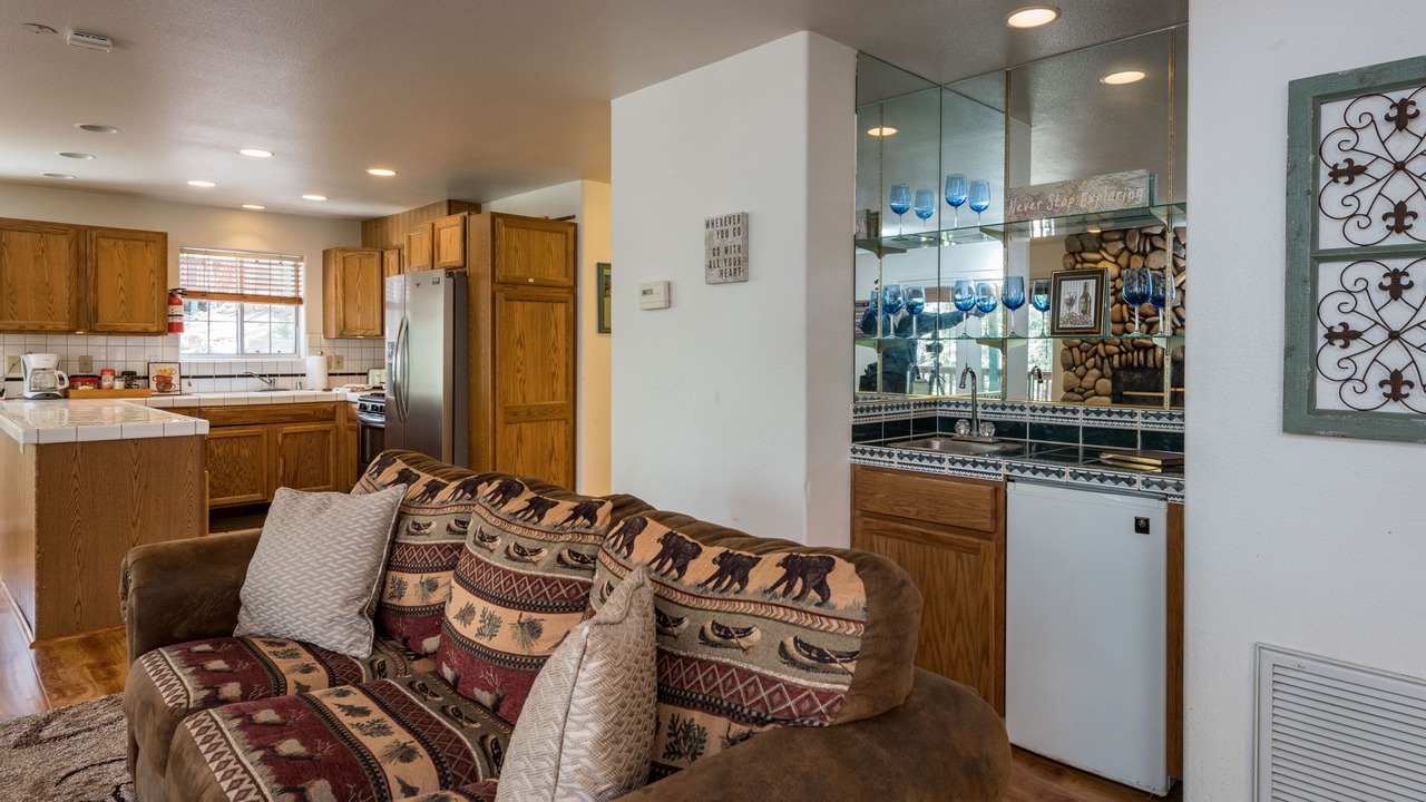 Photo of Livingroom in Yosemite West