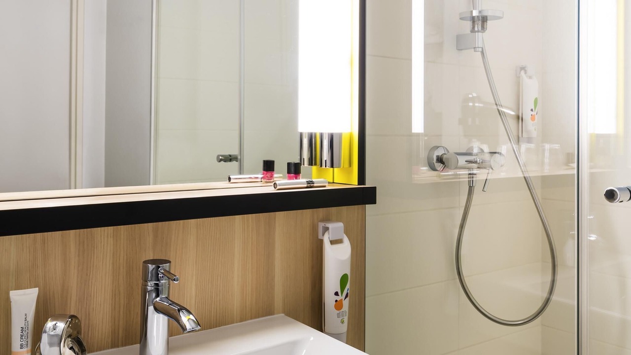 Photo of Bedroom in Guyancourt