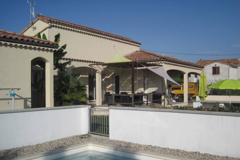 Photo of Outdoor in Pradons
