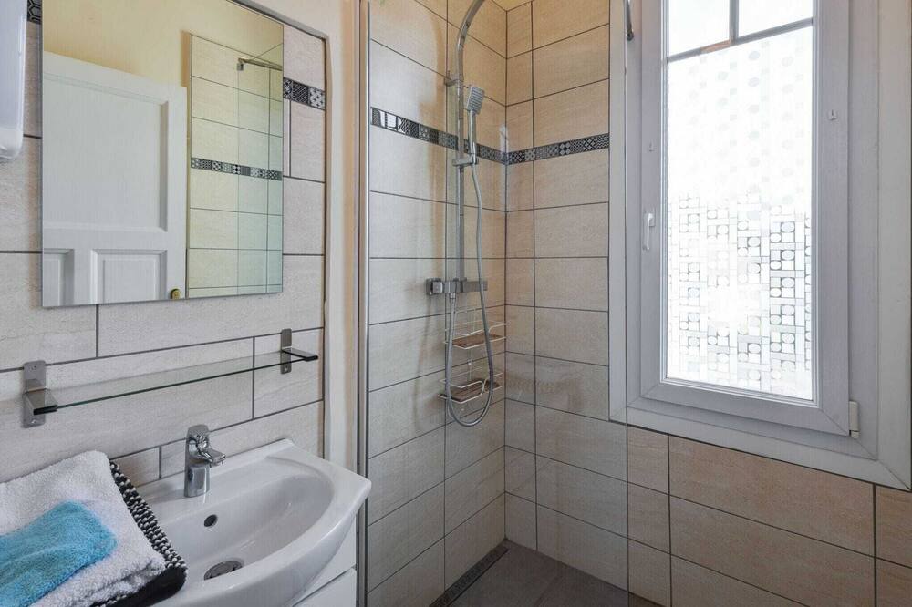 Photo of Bathroom in Bayeux