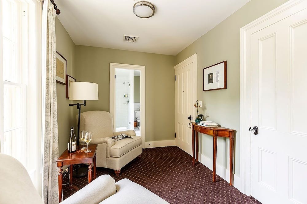 Photo of Livingroom in Mystic