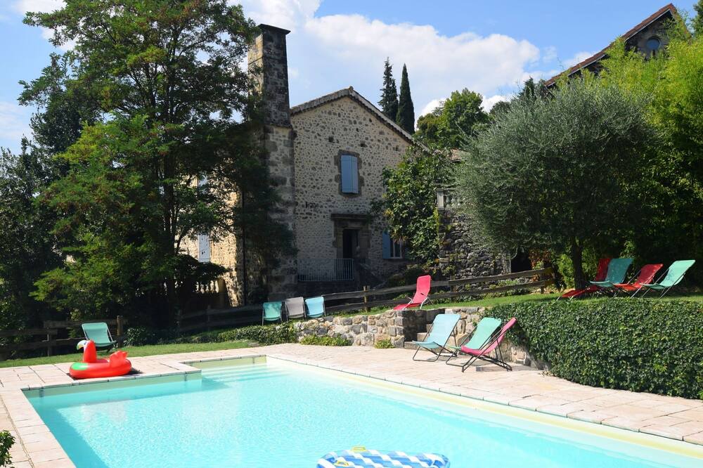 Photo of Outdoor in Pont-de-Labeaume