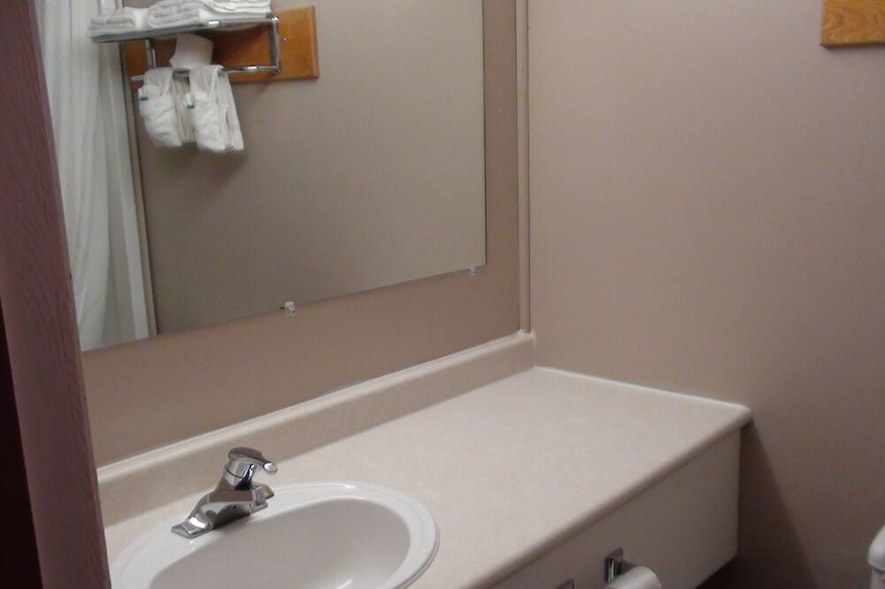 Photo of Bathroom in Longlac