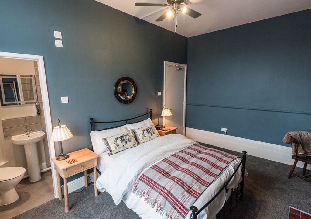 Photo of Bedroom in Lee