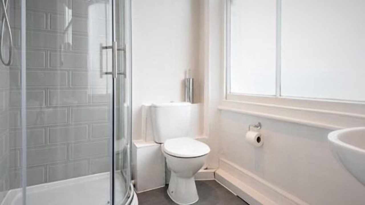 Photo of Bathroom in Lee