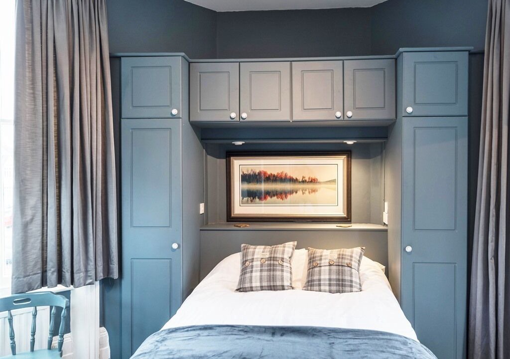 Photo of Bedroom in Lee