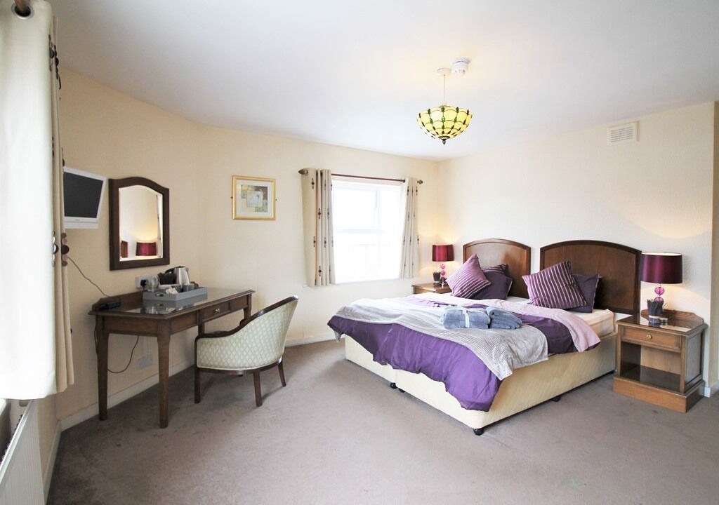 Photo of Bedroom in Lee