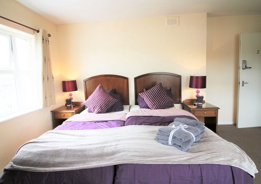 Photo of Bedroom in Lee