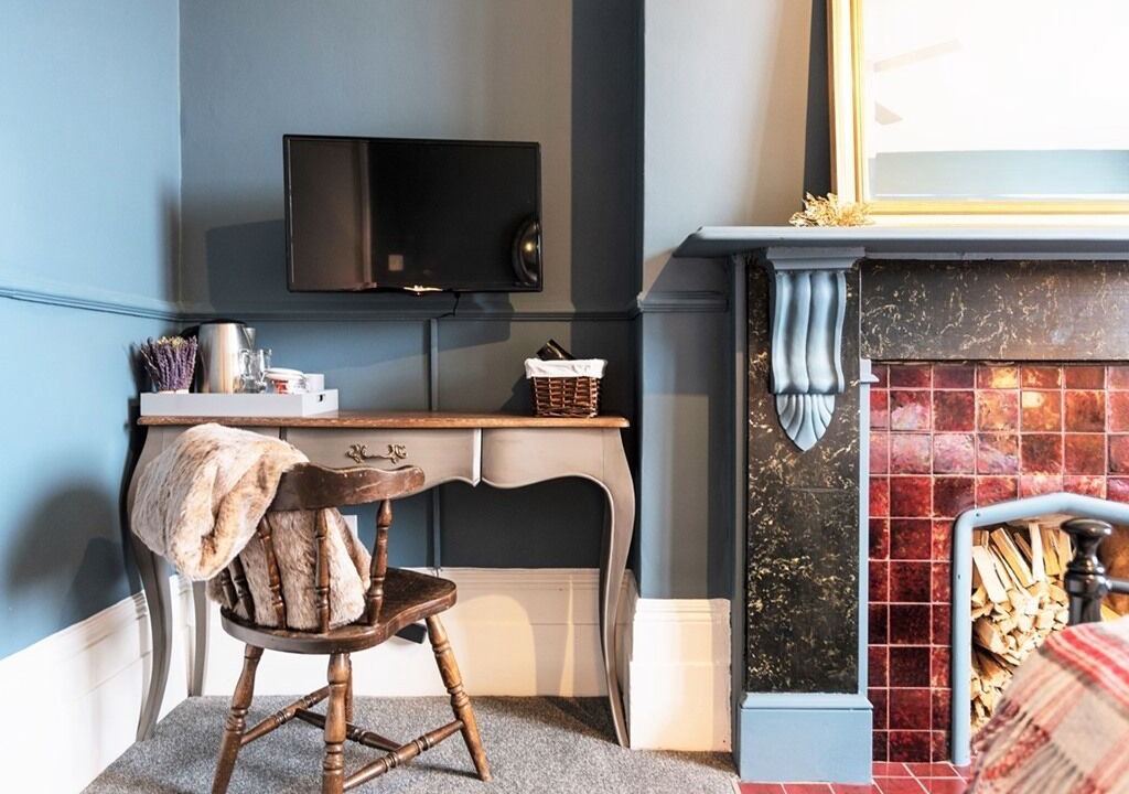 Photo of Others in Lee