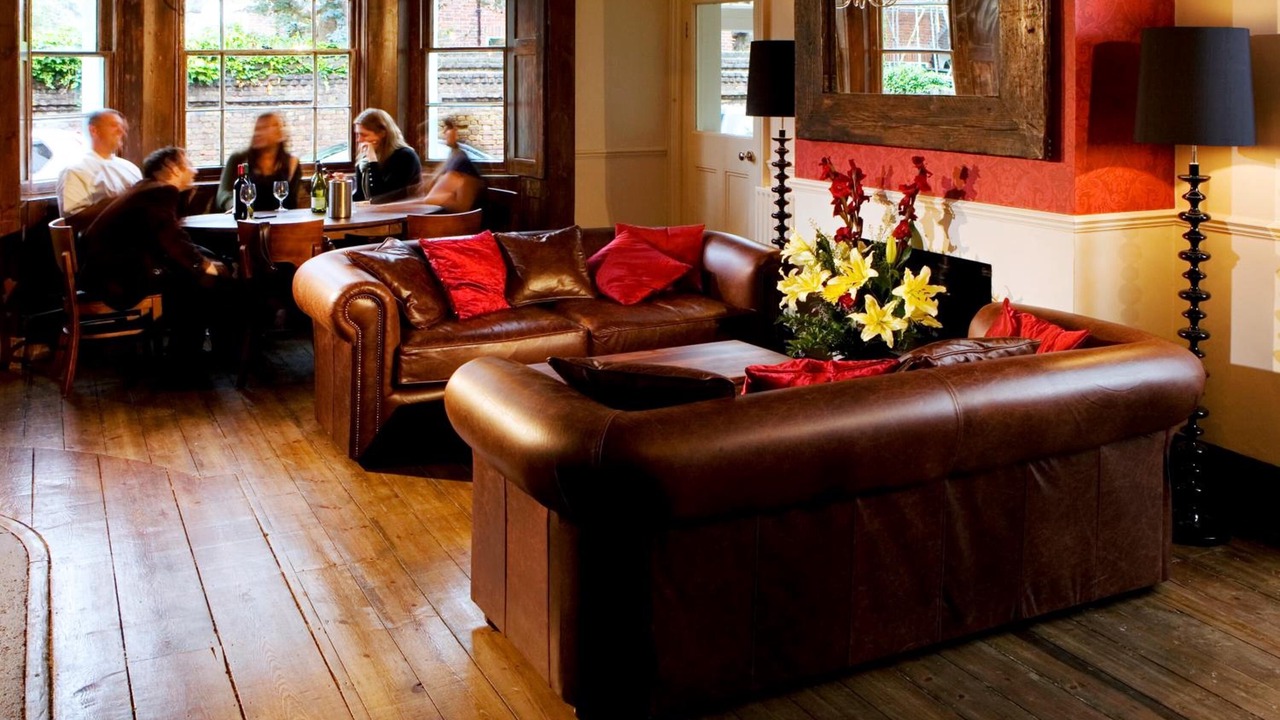 Photo of Others in Mortlake