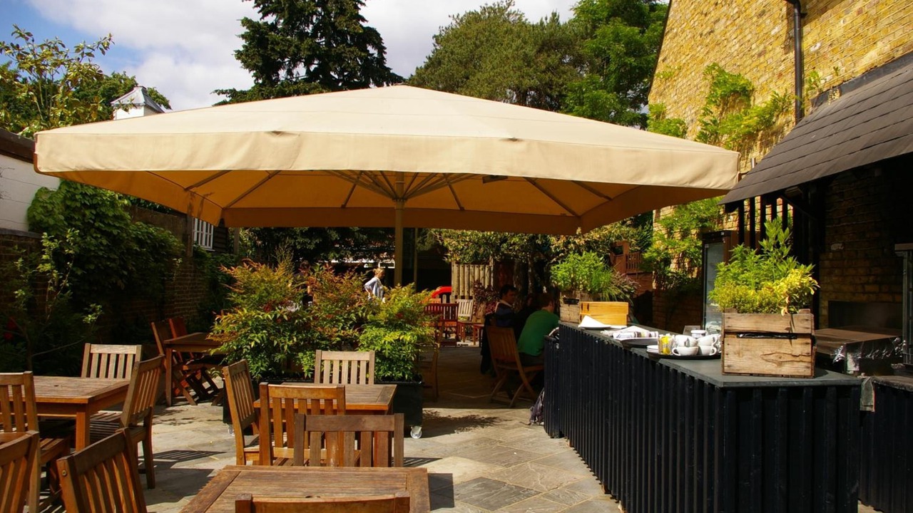 Photo of Others in Mortlake