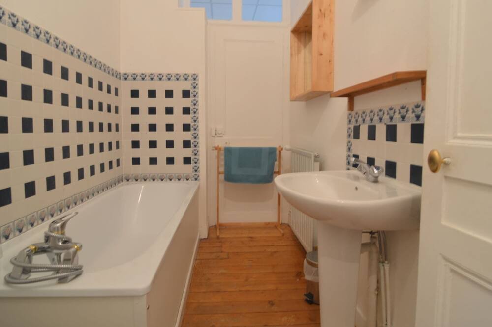 Photo of Bathroom in Asnieres