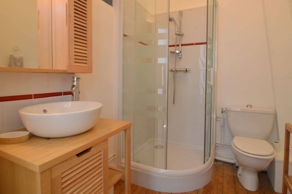 Photo of Bathroom in Asnieres