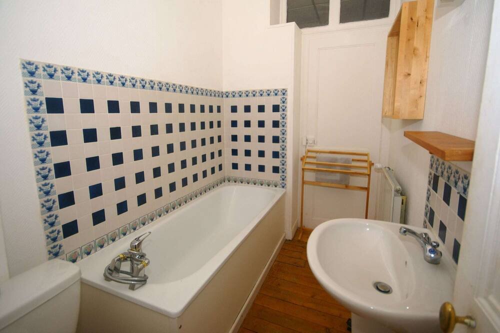 Photo of Bathroom in Asnieres