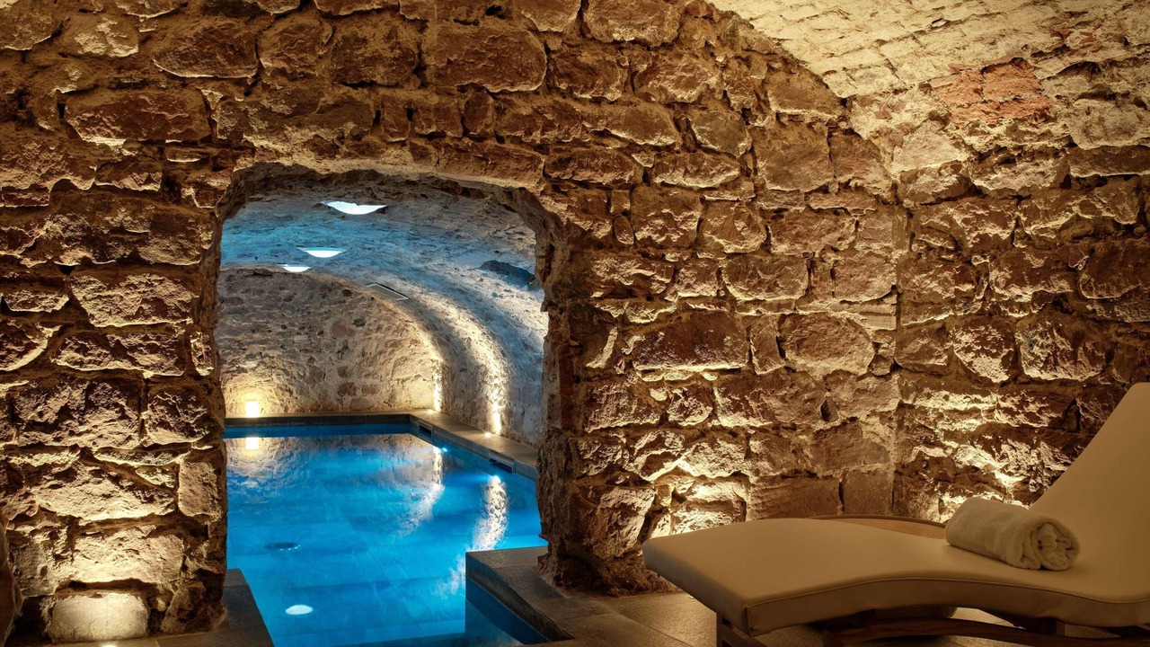 Photo of Others in Barr