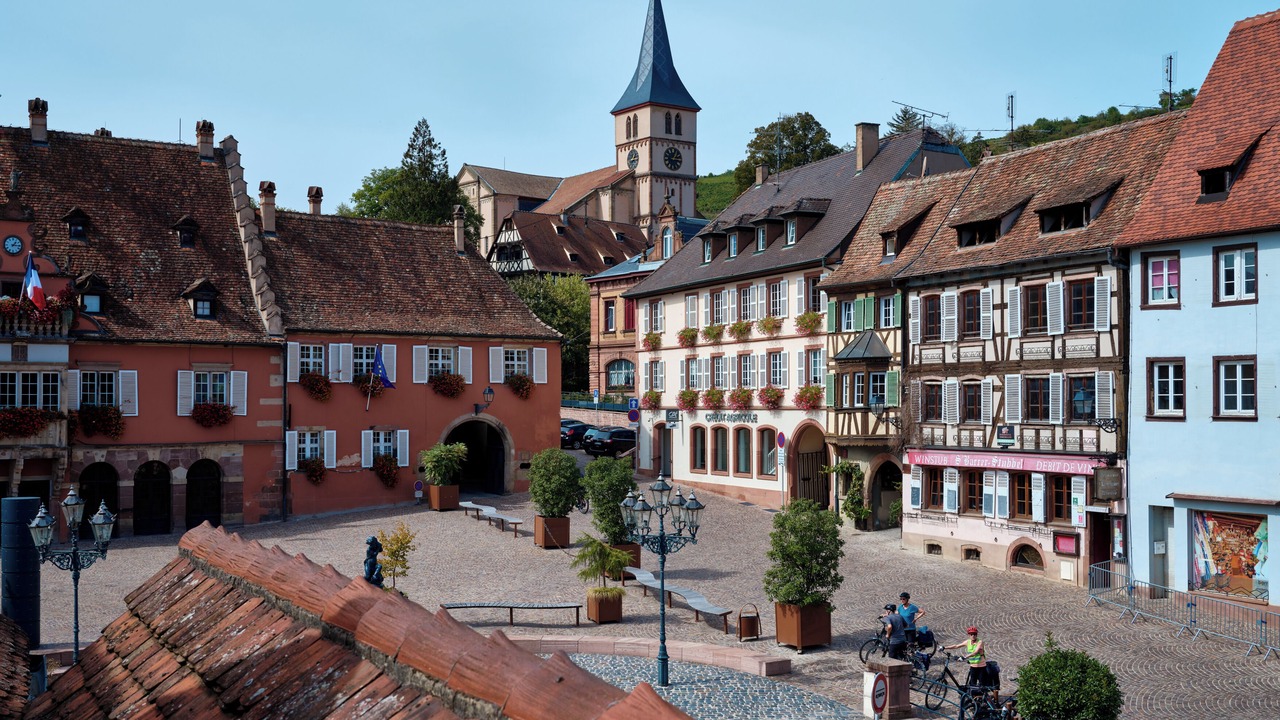 Photo of Others in Barr