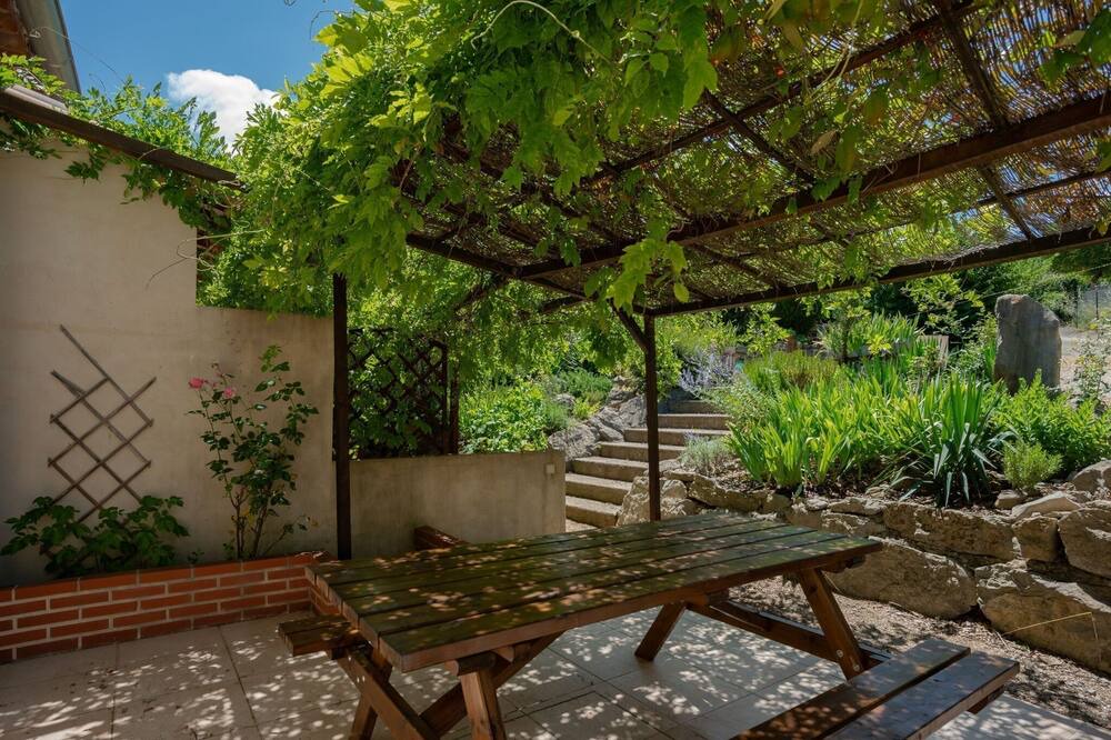 Photo of Patio Balcony in Courry