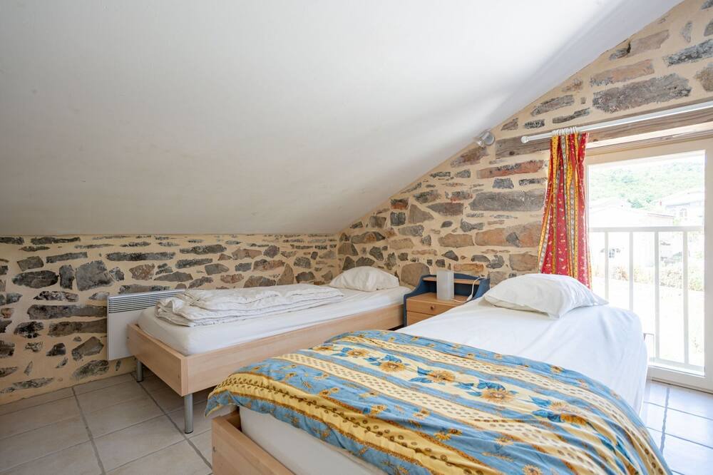 Photo of Bedroom in Courry