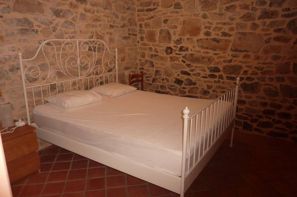 Photo of Bedroom in Courry