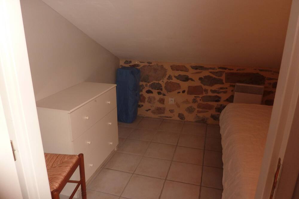 Photo of Bedroom in Courry