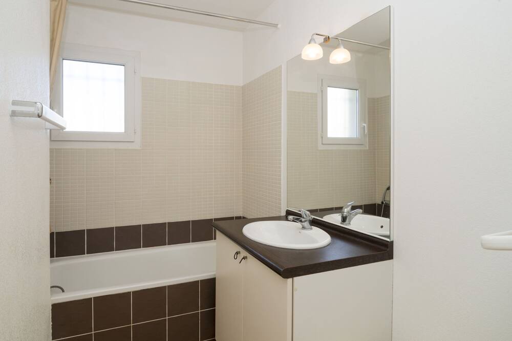 Photo of Bathroom in Homps