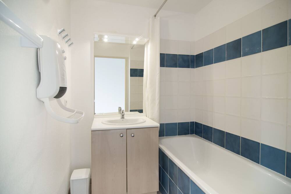 Photo of Bathroom in Homps