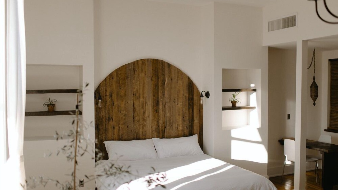 Photo of Bedroom in Commercial Street Historic District