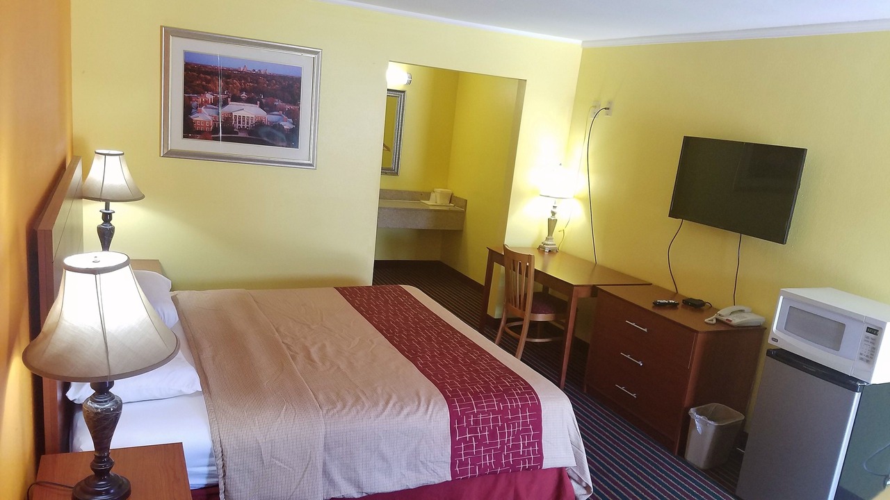 Photo of Bedroom in Troy