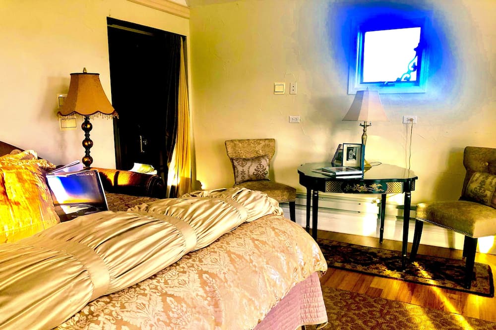 Photo of Bedroom in Lansing